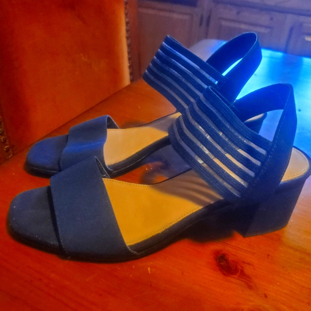 Dress shoes